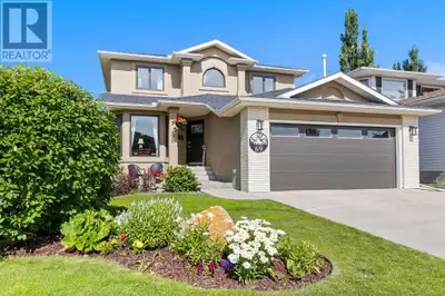 *Open House on Sunday, July 27, 2-4pm* Welcome to this stunning custom-built Beattie home in Gleneag...