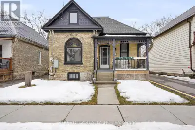 Move in ready, to this solid brick and carpet free house. Offer 4 bedrooms, 2 bathrooms, single deta...