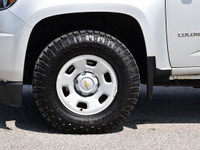 **FOR SALE: 2020 Chevrolet Colorado Crew Cab Work Truck 4x4 Silver Stunner!** Get ready to roll in t... (image 9)