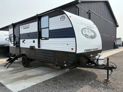 Specifications and Features: Exterior Length (ft): 23'10 Exterior Width (ft): 7'6 Gross Vehicle Weig...