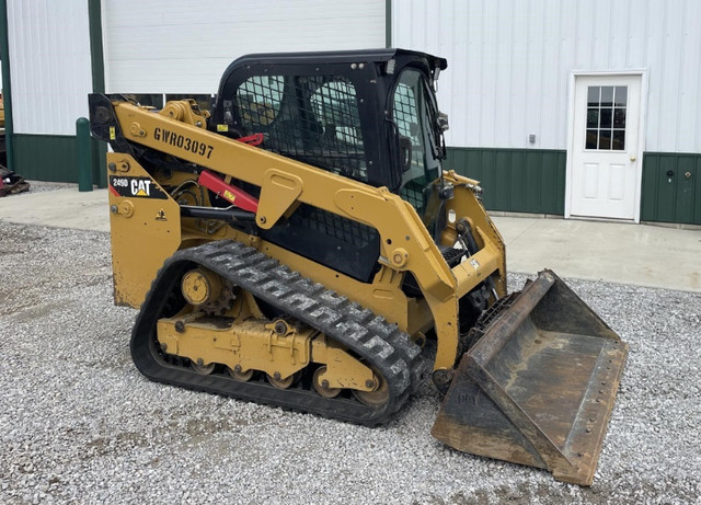 Skid Steers/Compact track loaders I 2008-2018 - Bobcat, CAT, JD in Heavy Equipment in City of Toronto - Image 4