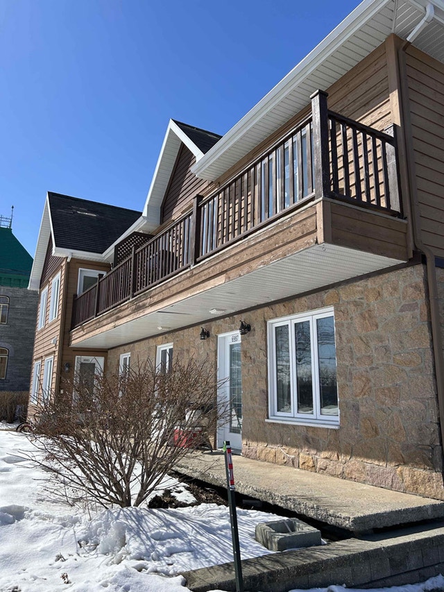 Très beau 4 1/2 Avenue Royale AngeGardien juillet Locations longue