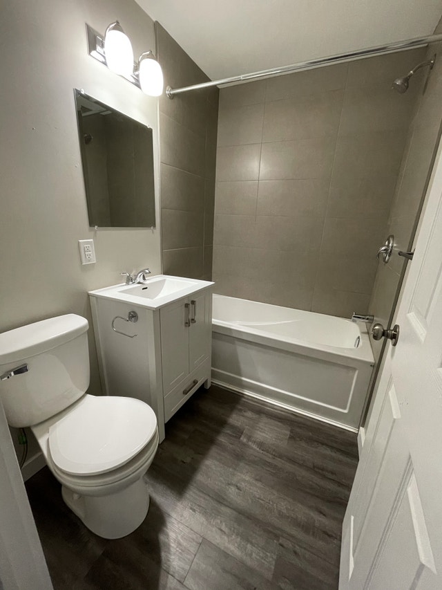 253 WEST LANE RENOVATED STUDIO/BACHELOR JUNE 1ST Long Term