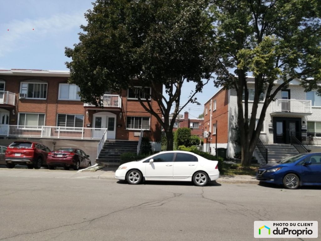 $975,000 - Triplex for sale in St-Laurent — photo 1