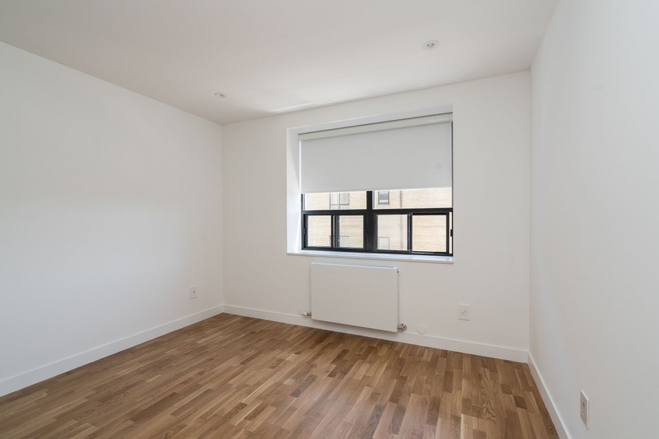 Renovated One bedroom at 612 Dawes Rd - ID 109 5