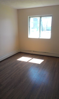 129 Albro Lake Road These large apartments are conveniently located on Albro Lake Road in Dartmouth.... (image 2)