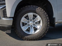 ENGINE 5.3L ECOTEC3 V8 (355 hp [265 kW] @ 5600 rpm 383 lb-ft of torque [518 Nm] @ 4100 rpm); featuri... (image 9)