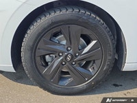 Discover your perfect daily companion in this Polar White 2022 Hyundai Elantra Preferred, ready to e... (image 7)