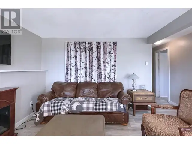 4817 Snow Pines Road Unit# D Big White, British Columbia in Houses for Sale in Penticton - Image 11