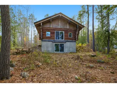 Exceptional one-bedroom round log home on Ottawa River waterfront at 746 McCann Lane, Sheenboro. Mas...