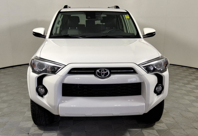 2020 Toyota 4Runner 4WD | Premium SR5 in Cars & Trucks in Barrie - Image 2