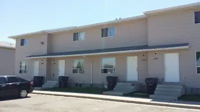 3-bedroom townhouse Available Mar-01-2026 #305 Mount Crandell Crescent West Lethbridge come and take...