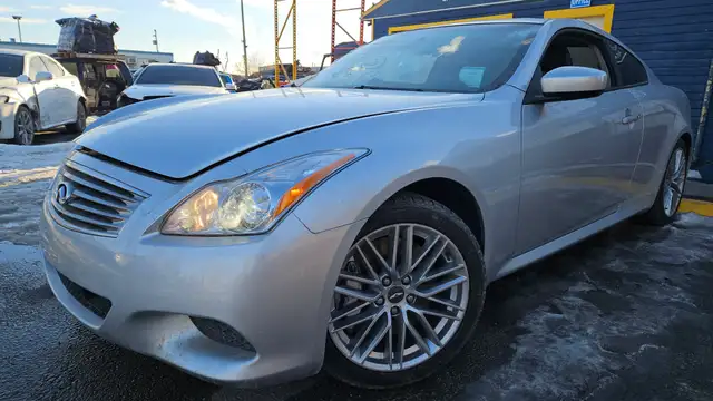 2008 Infiniti G37 Coupe Journey/Sport RWD MT for parts in Auto Body Parts in Calgary - Image 6