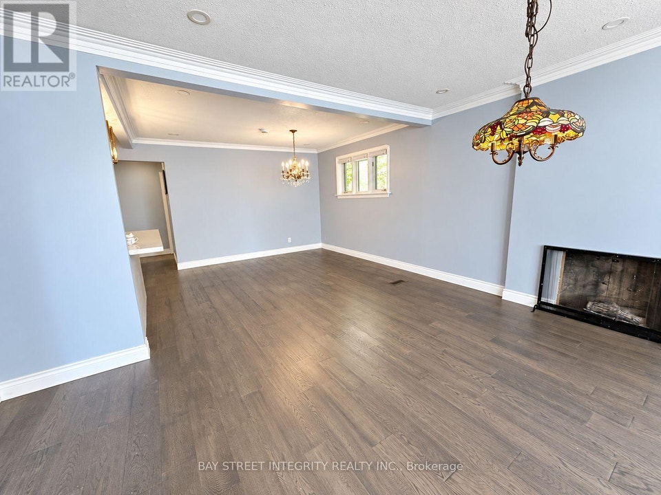 MAIN FLOOR - 104 SHELBORNE AVENUE Toronto (Bedford Park-Nortown) 5