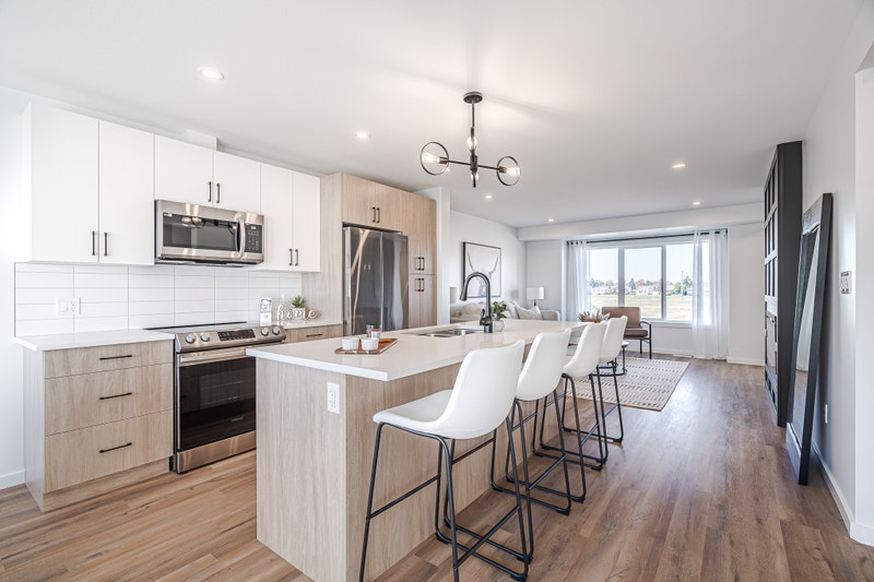 Brand New Executive Townhouse with Garage *Never Lived In* Long Term