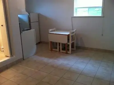 Studio - 1 - Sainte-Foy - 1 Salle(s) de Bain - 1 PC - $745 /mo Disponible 1er septembre Grand 1 1/2...