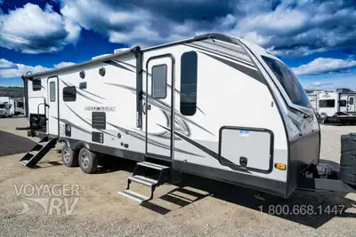 Located in Winfield, BC Call or Text 250-766-4607 Voyager RV Centre 1-800-668-1447 1 Slide Out w/Top...