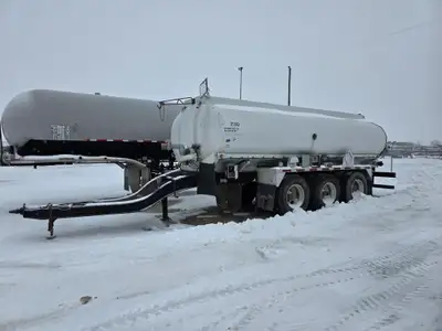 2009 Hutchinson TC406 Tri-axle Stiff Pole Pup Comes with a GVWR of 29937 kg, 22000 lb axles, front l...