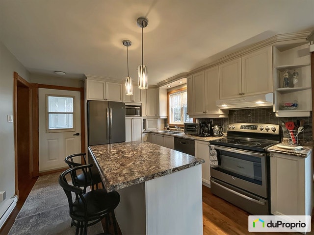$500,000 - Square Foot - Raised Bungalow for sale — photo 2