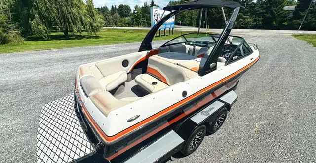 2006 MALIBU WAKESETTER 21LX in Powerboats & Motorboats in Ottawa - Image 6