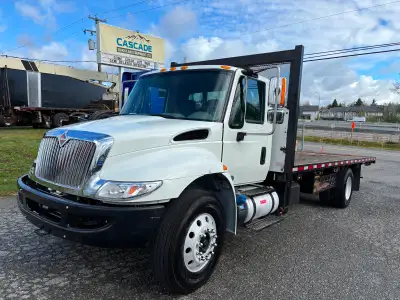 2017 International - cummins engine - allison automatic - air brakes - air ride suspension - 33,000...