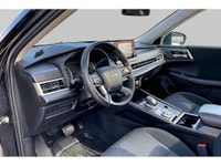 2024 Mitsubishi Outlander SE 4WD A top-performing 7-passenger SUV with AWD capability, Apple CarPlay... (image 1)