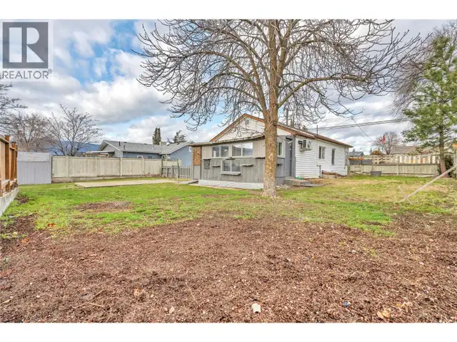 1190 Penticton Avenue Penticton, British Columbia in Houses for Sale in Penticton - Image 3