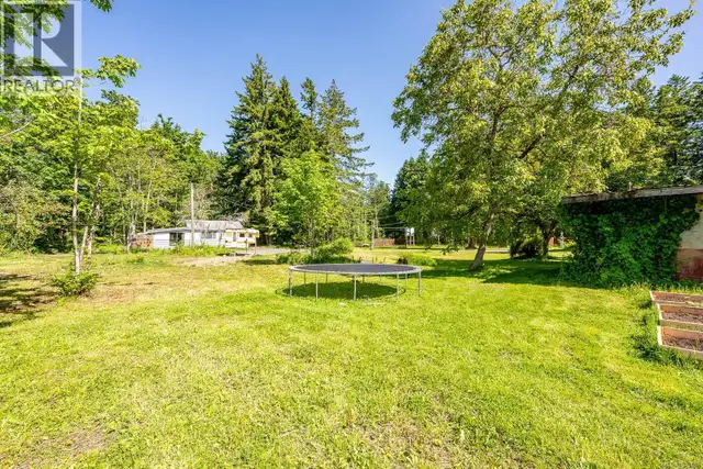 4399 Island Hwy S Courtenay, British Columbia in Houses for Sale in Comox / Courtenay / Cumberland - Image 33