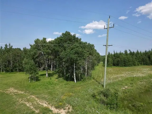 0 12 Highway Piney Rm, Manitoba in Land for Sale in Winnipeg - Image 3