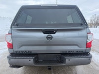 2018 NISSAN TITAN SV CREWCAB MIDNIGHT EDITION 4X4 CLEAN CARFAX PHENOMENAL SHAPE ONLY $202.66 WITH $0... (image 5)