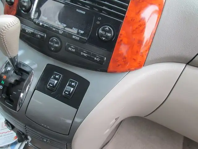 2011 Toyota Sienna Limited AWD in Cars & Trucks in City of Montréal - Image 18