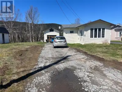 Great starter home or investment property! Well maintained 2 bedroom, 1 bathroom home on a double lo...