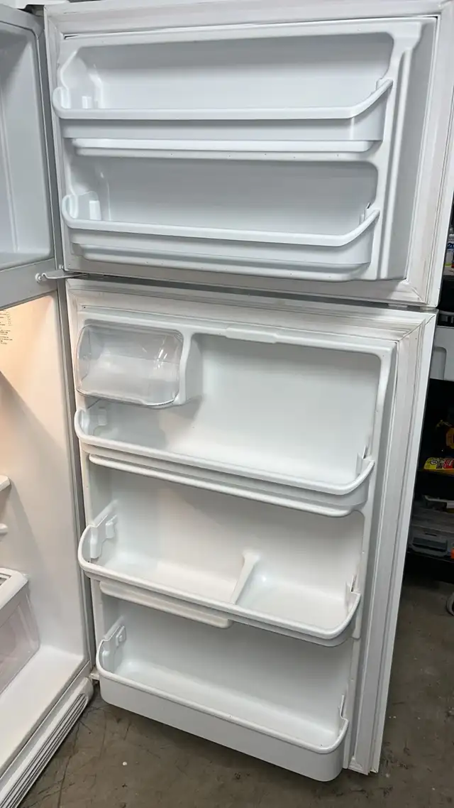Frigidaire 30” Very Clean Fully Tested  30-Day Warranty in Refrigerators in Kitchener / Waterloo - Image 8