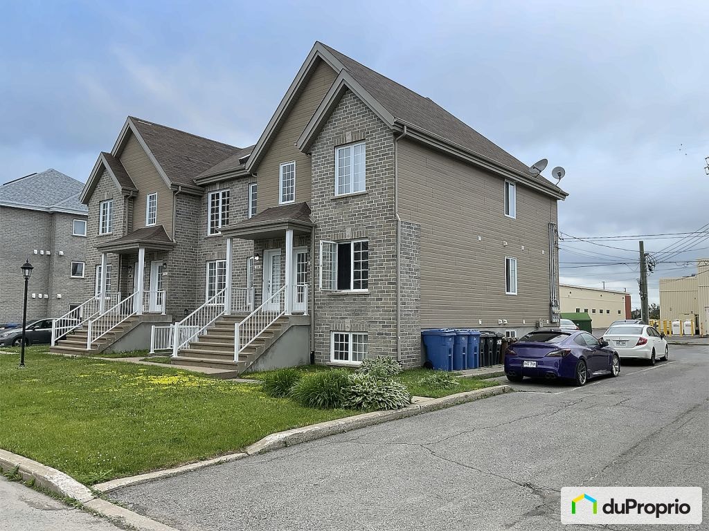 $750,000 - Triplex for sale in Lavaltrie — photo 1