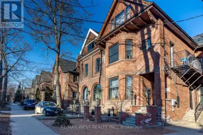 125 Madison Avenue presents a rare opportunity to acquire a 9-unit multi-residential property produc...