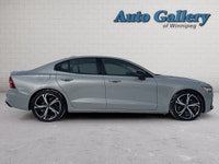 CLEAN CARFAX/MANITOBA OWNED, LUXURY MEETS CONFIDENCE 2.0L Turbocharged 4-Cylinder Engine| 8-Speed Au... (image 7)