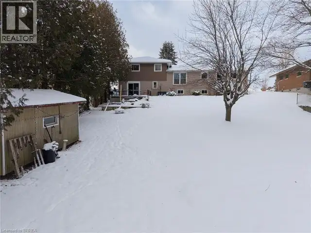 104 HILLSIDE Avenue Delhi, Ontario in Houses for Sale in Norfolk County - Image 35