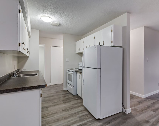 Apartments for Rent In Downtown Saskatoon - Caswell Manor - Apar in Long Term Rentals in Saskatoon - Image 3