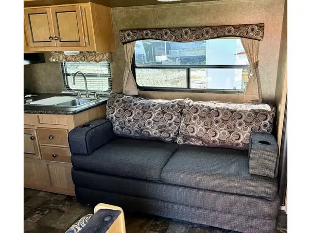 2013 Holiday Rambler Aluma-Lite Ultra Edition 268RBS in Travel Trailers & Campers in Penticton - Image 5