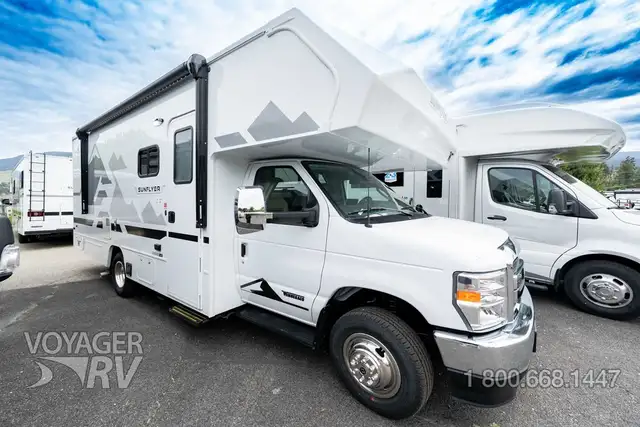2027 Winnebago Sunflyer 22RS in Travel Trailers & Campers in Kelowna - Image 2