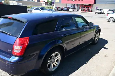 2006 Dodge Magnum SXT 250 HP Motor - lots of power. $4500