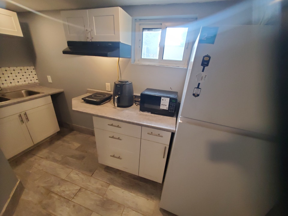 679 Piche lower level of u2 avail anytime 3