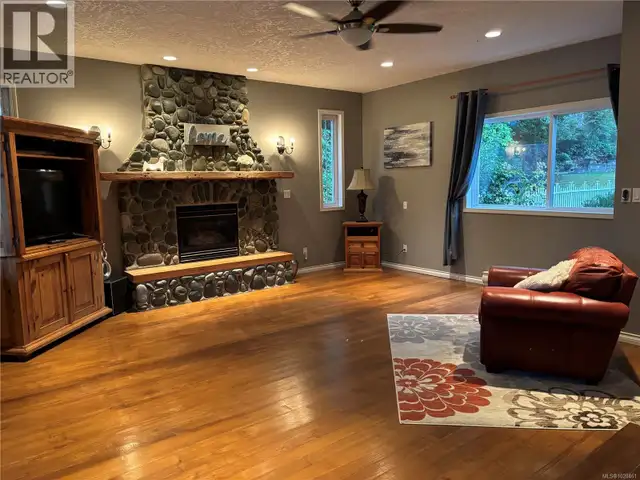 777 Salsbury Rd Courtenay, British Columbia in Houses for Sale in Comox / Courtenay / Cumberland - Image 15