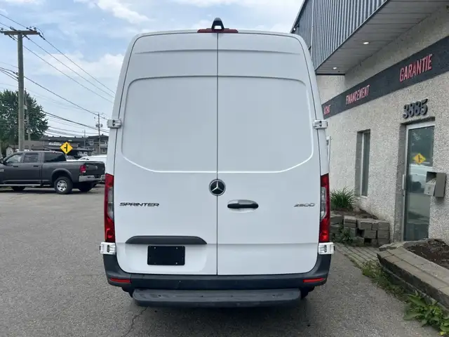 2020 Mercedes-Benz Sprinter fourgonnette toit haut - 144 in Cars & Trucks in Laval / North Shore - Image 4