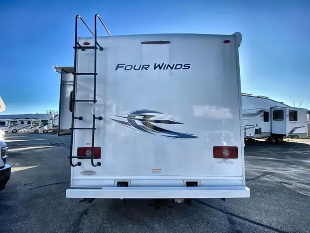 2022 Thor Motor Coach Four Winds 27R in RVs & Motorhomes in Abbotsford - Image 9