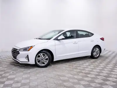 La Hyundai Elantra 2020 se distingue dans le segment des berlines compactes grâce à son design sophi...