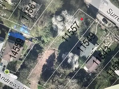 GREAT OPPORTUNITY - GREAT DEAL! HUGE SUB-DIVIDABLE LOT AT AN AMAZING PRICE. -2 road frontages - 1 la...