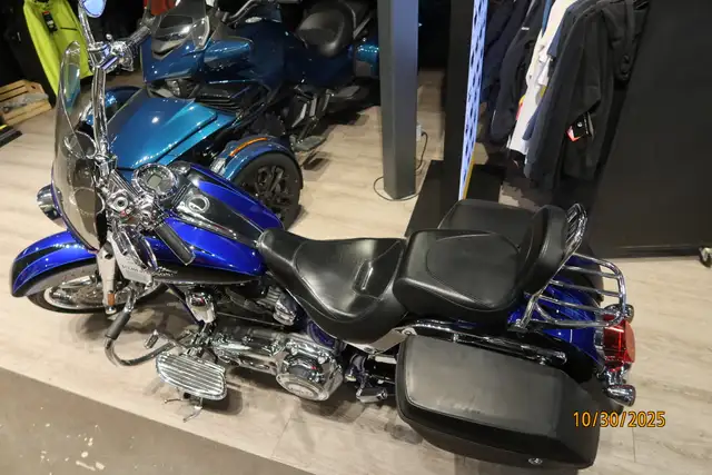 2011 Harley-Davidson® H/D Soft-Tail Screaming Eagle in Street, Cruisers & Choppers in Kawartha Lakes - Image 3