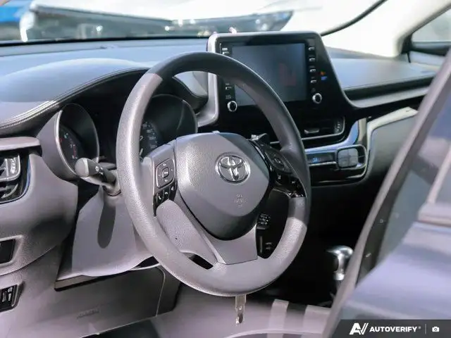 2022 Toyota C-HR LE | Accident Free | Backup cam in Cars & Trucks in Oshawa / Durham Region - Image 10