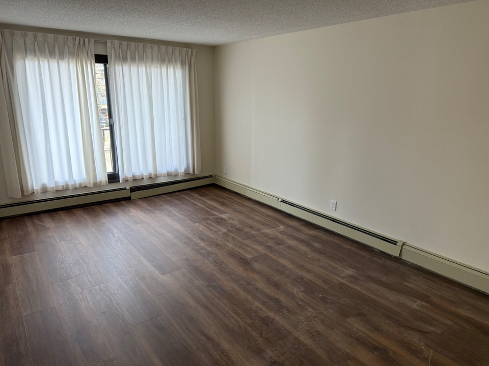 Affordable Southside  Luxury -Newly Renovated 2 bdr- Must See!! 5